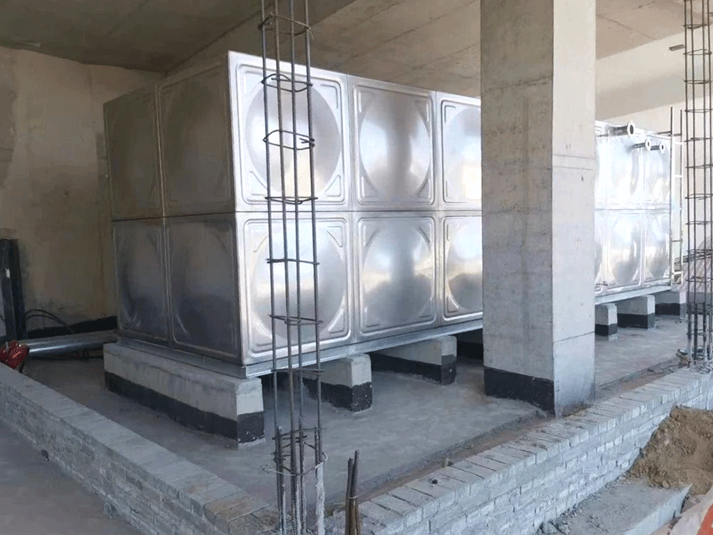 Stainless steel drinking water tank for a decorative materials factory