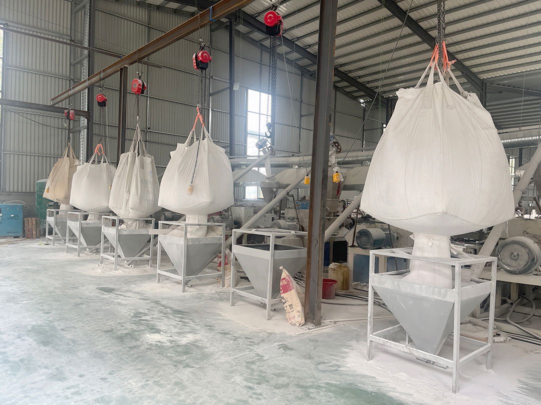 Mixing of Wood Flour, PVC Resin, and Other Raw Materials for WPC Wall Panels