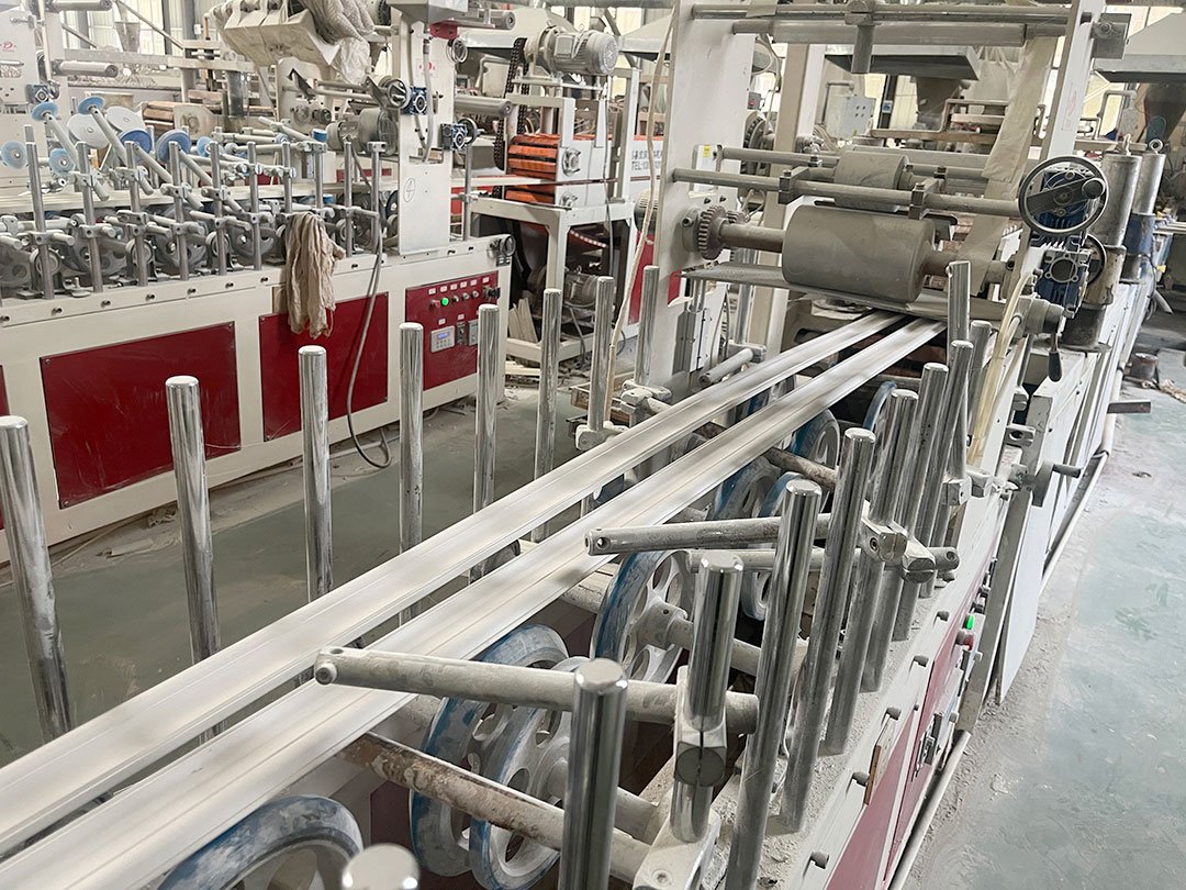 WPC Trim Core Extrusion Molding Process 1 WPC Decorative Trim Core Extrusion Molding