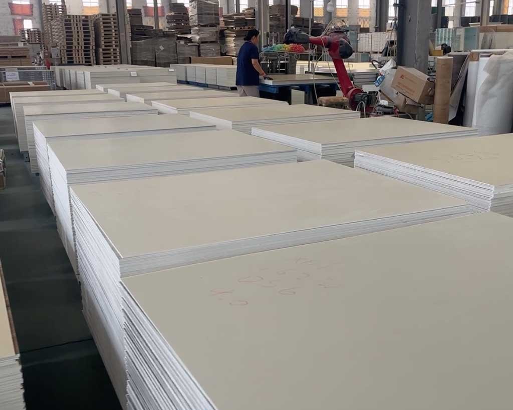 Stacking SPC substrate sheets in separate piles
